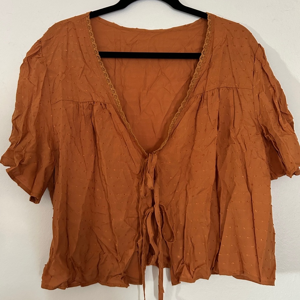 Cropped tie-front blouse